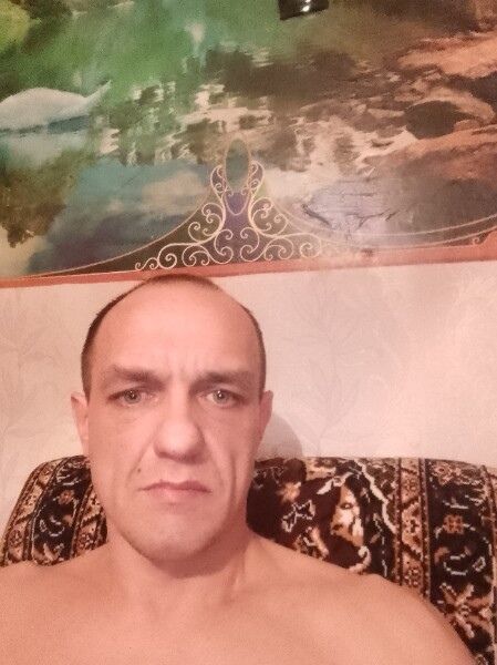  ,   Alex, 42 ,   ,   