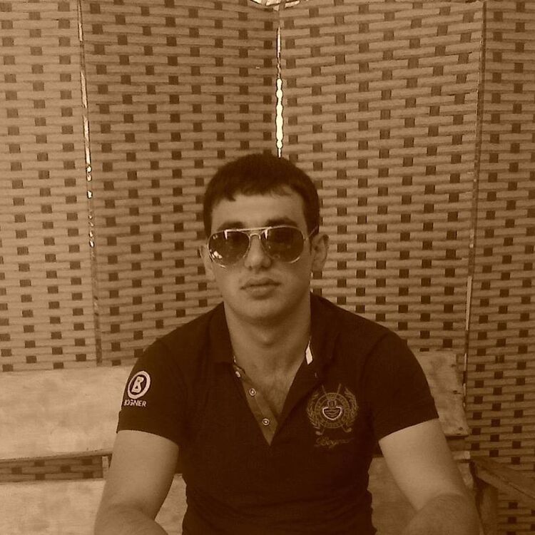  ,   Hayk, 37 ,   ,   , c 