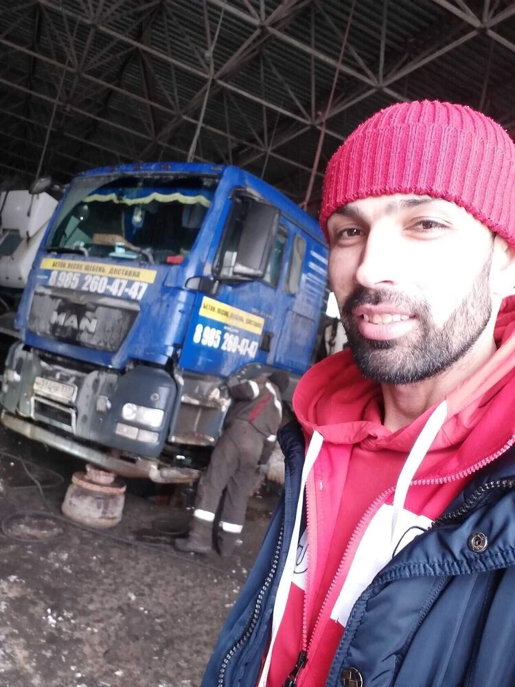  24046879  Ibragim, 38 ,    