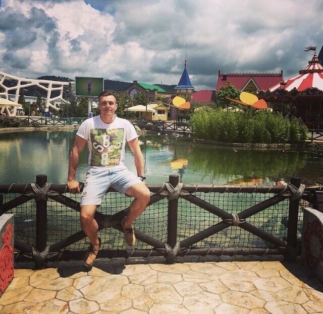 ,   Yuriy, 31 ,   ,   , 