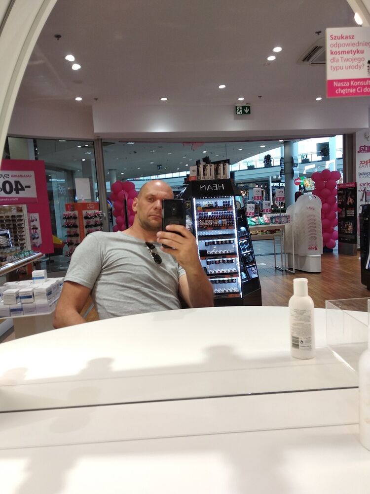  ,   Sergio, 37 ,  