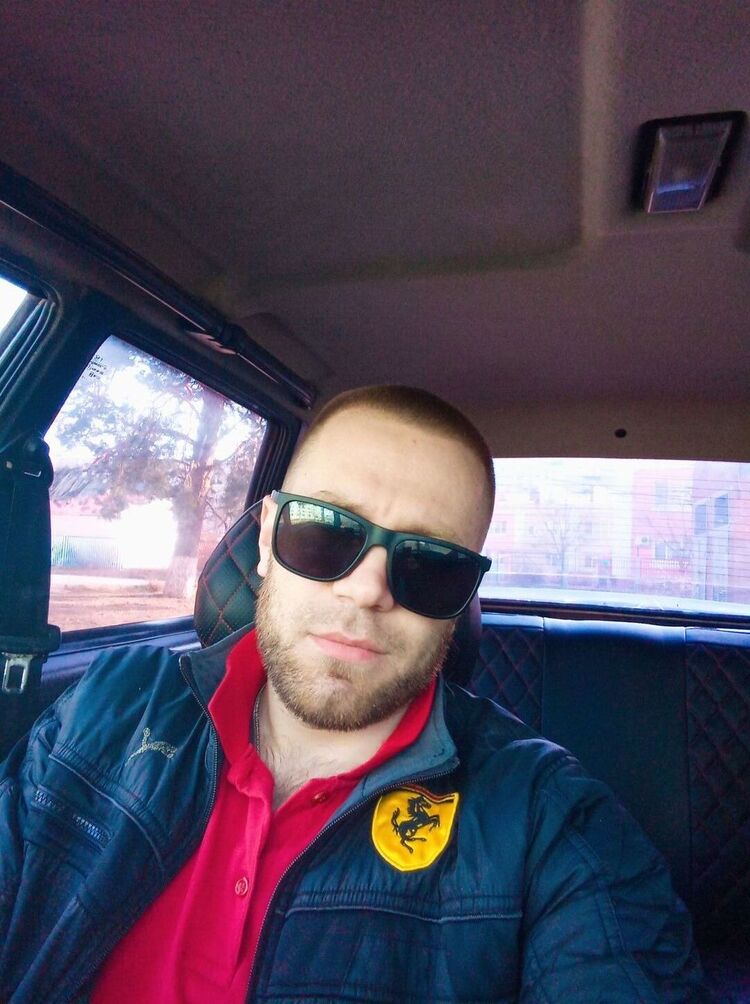  ,   Aleks, 32 ,   ,   