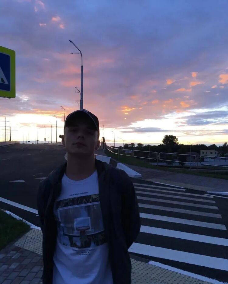  ,   Vladislav, 26 ,   ,   