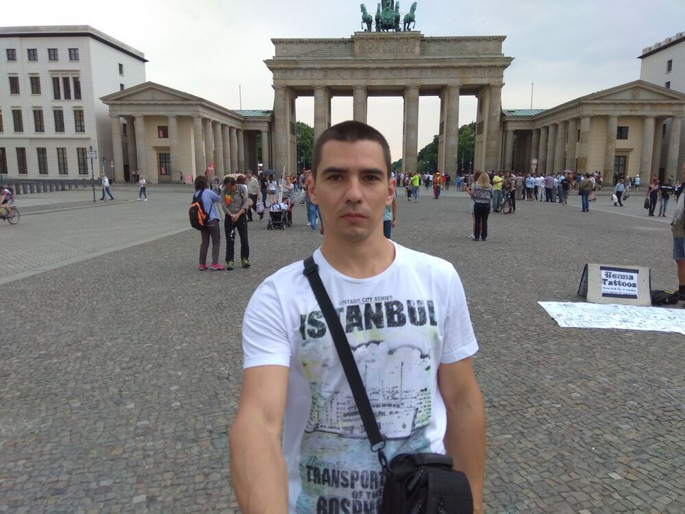  ,   Anton, 40 ,   ,   , c 