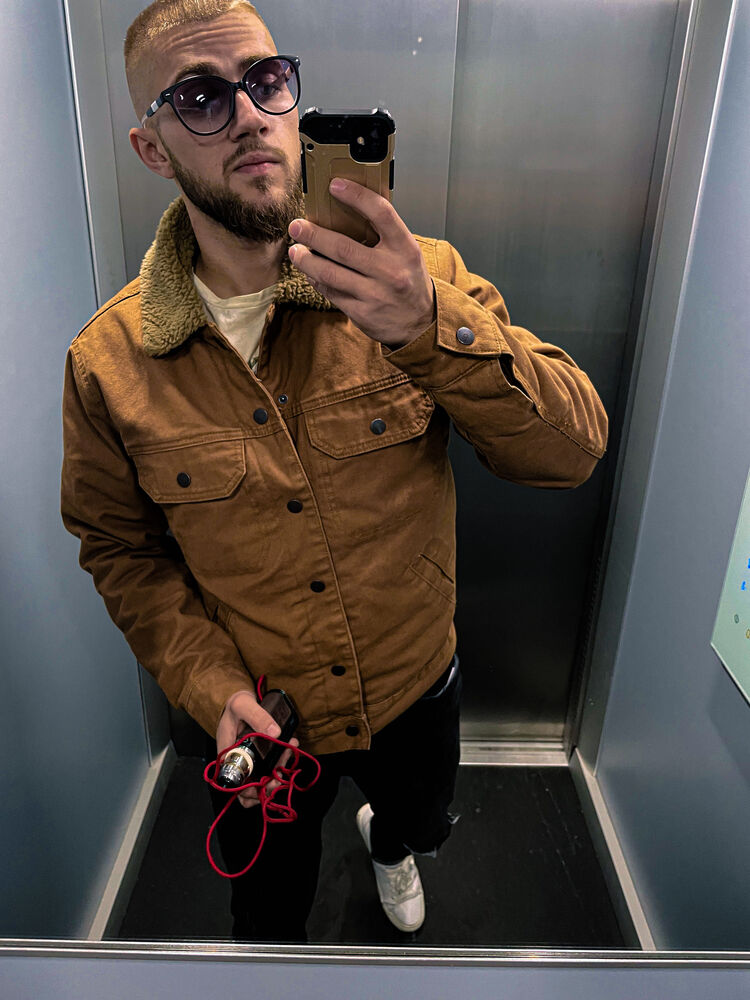  26178709  , 28 ,    Soho