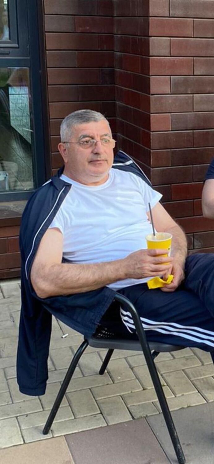  54523479  Arzuman, 61 ,    