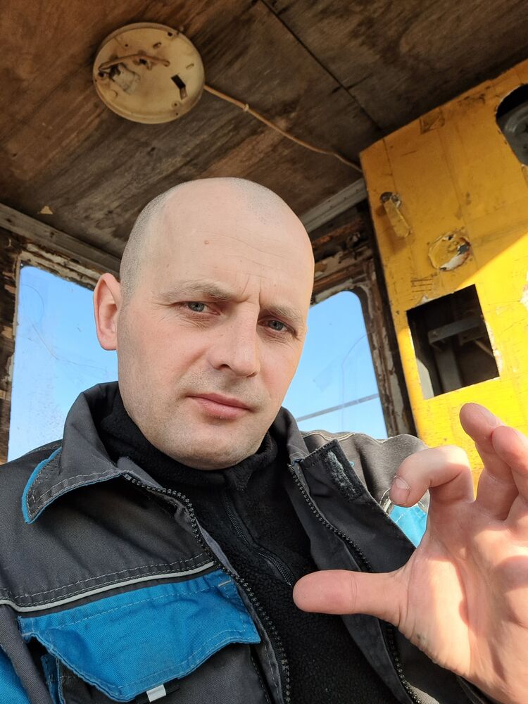  44927219  , 33 ,    