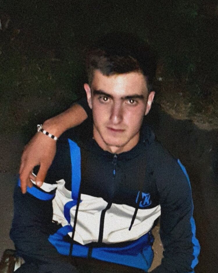  ,   Armen, 23 ,   ,   