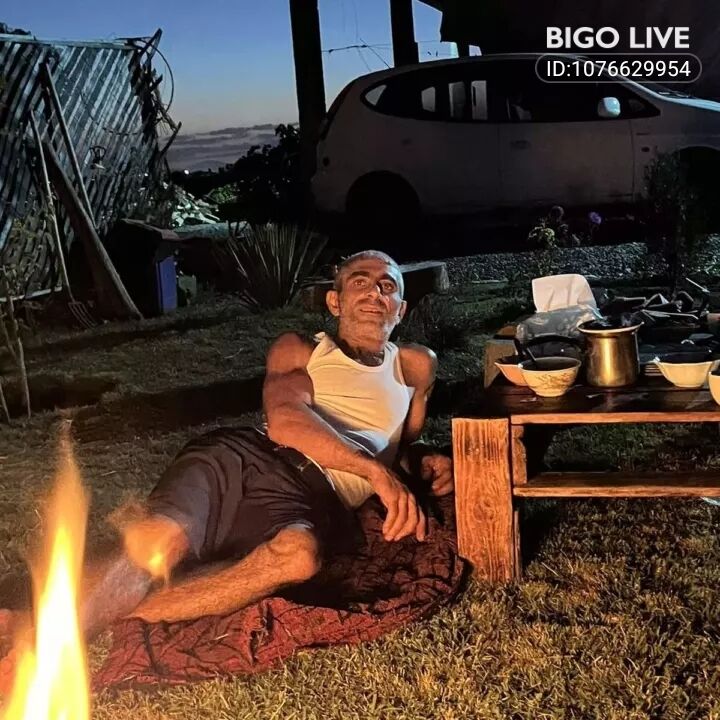  ,   Razmik, 40 ,   ,   