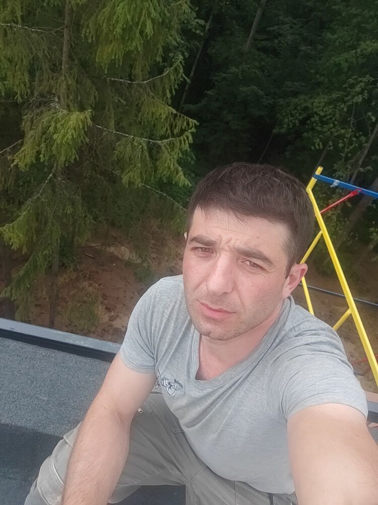  53009149  Georgy, 35 ,    