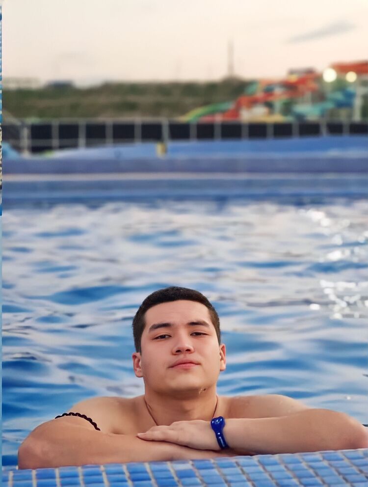  35788779  Bobur, 22 ,    