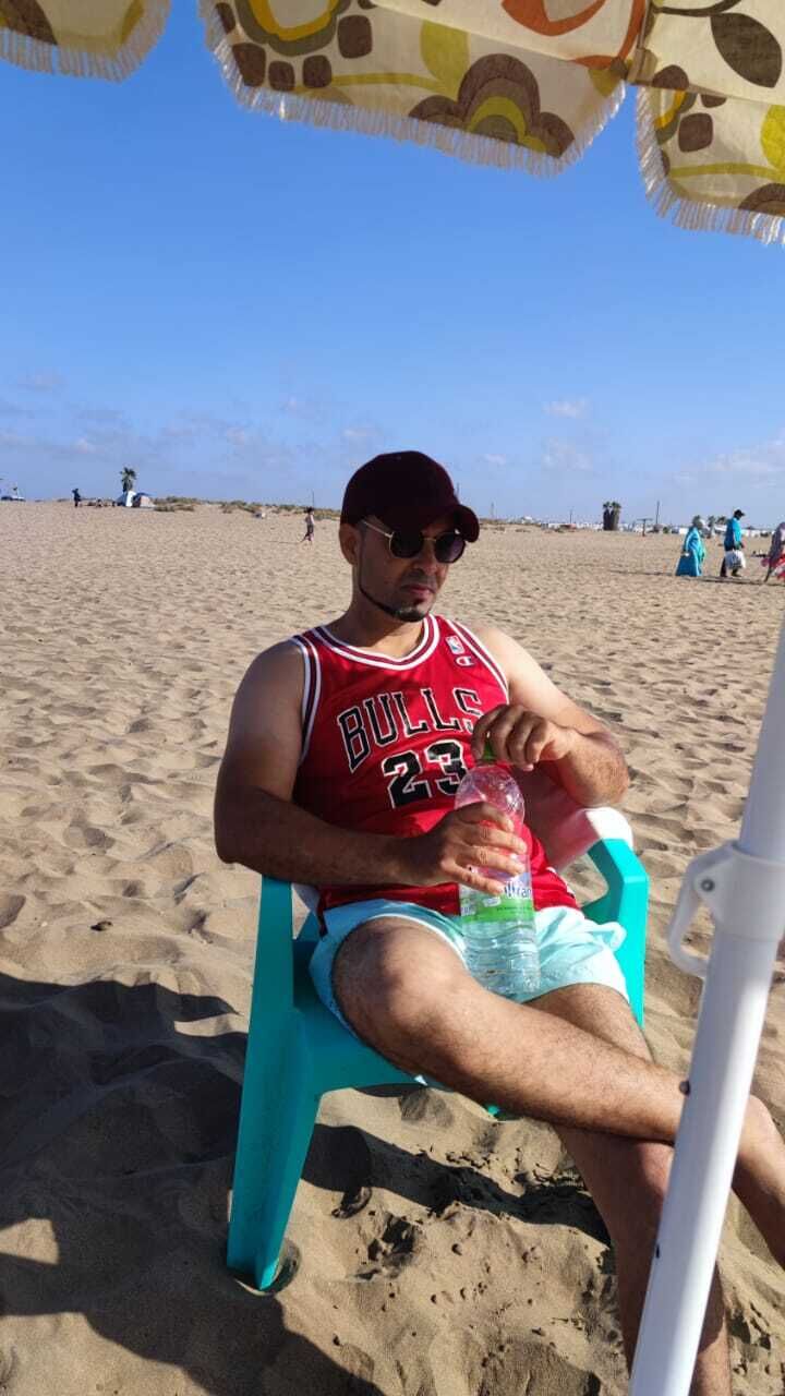  54691299  Tarik, 40 ,    