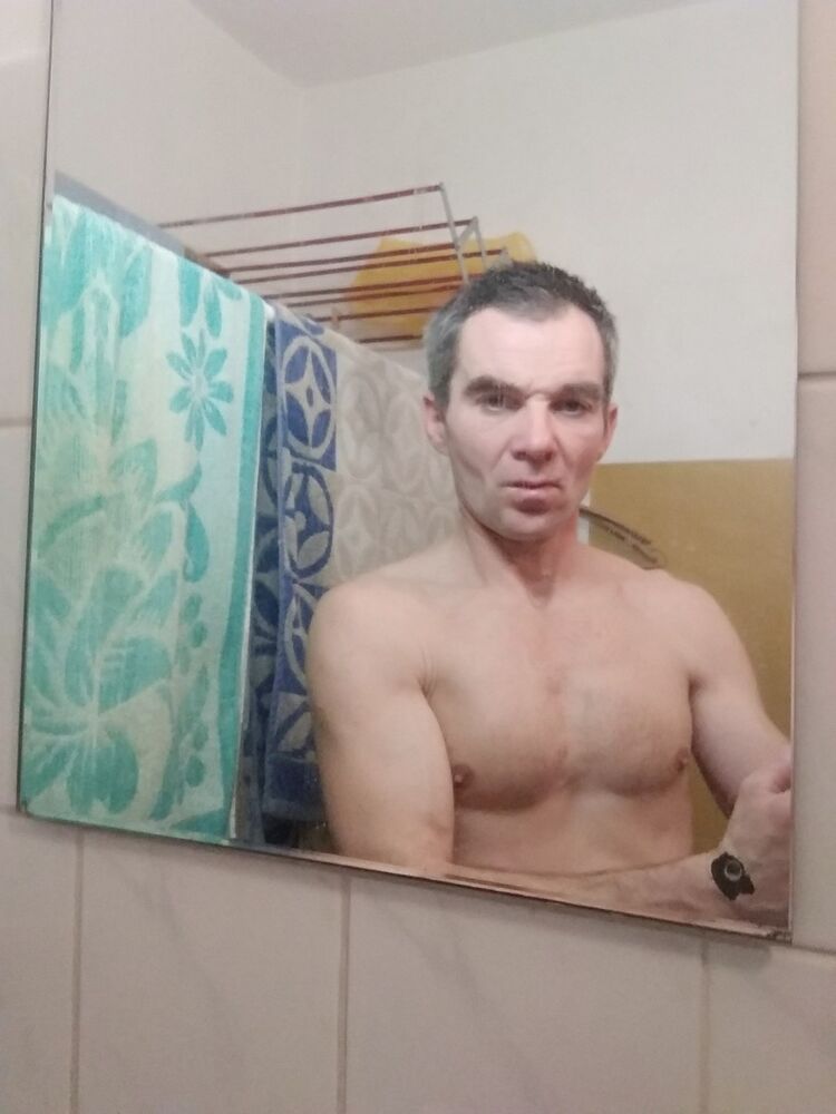  ,   Robert, 48 ,   