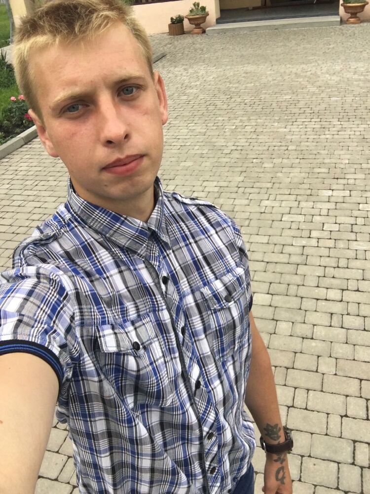  23940699  Alexander, 27 ,    