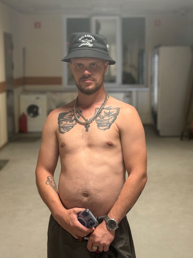  54076129  Khuek, 31 ,    