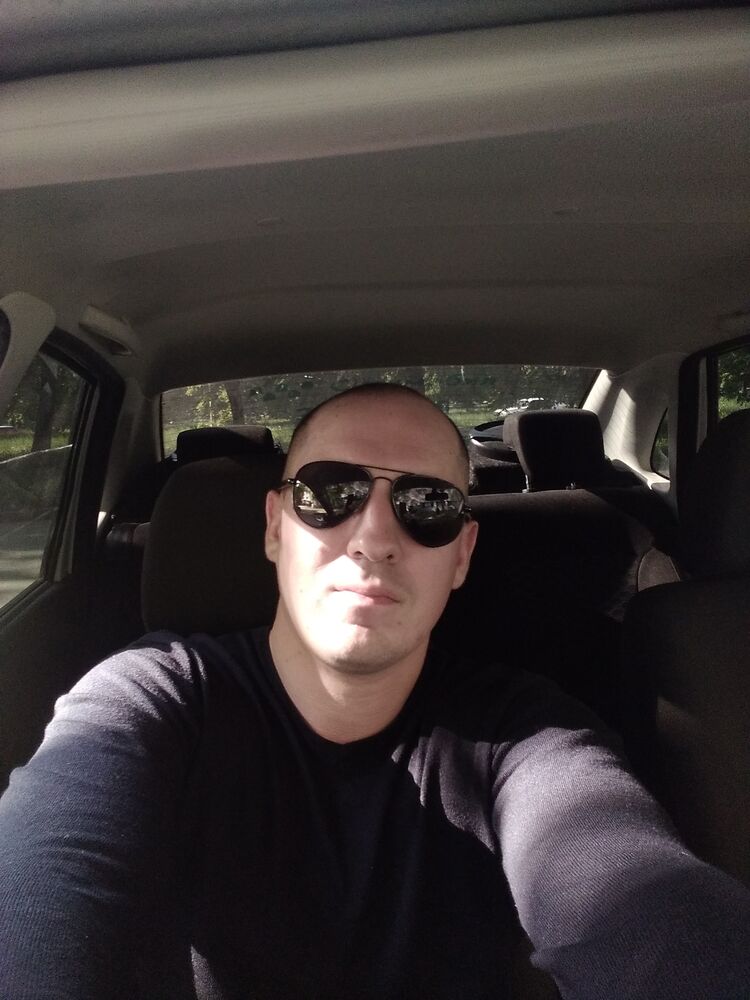  ,   Anton, 36 ,   ,   