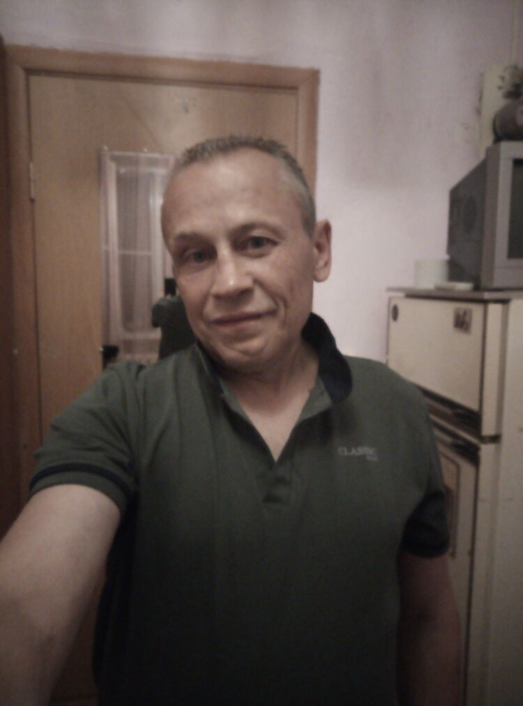  28684899  , 52 ,    
