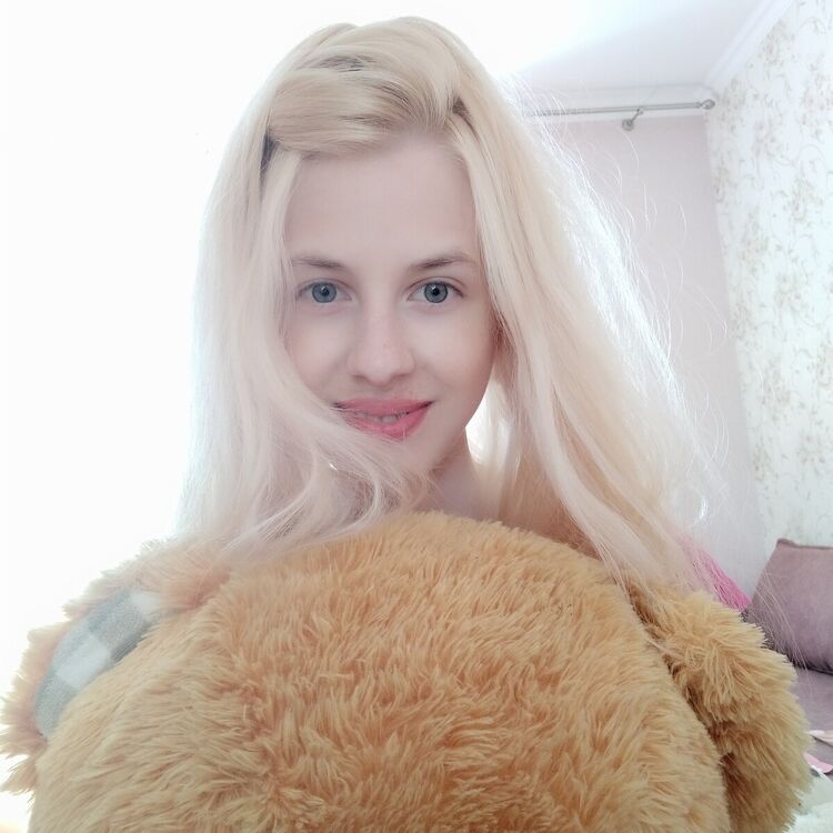  22492749  Viktoria, 28 ,    