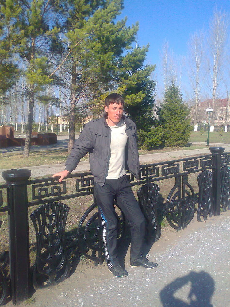  6065589  Ilhom, 35 ,    