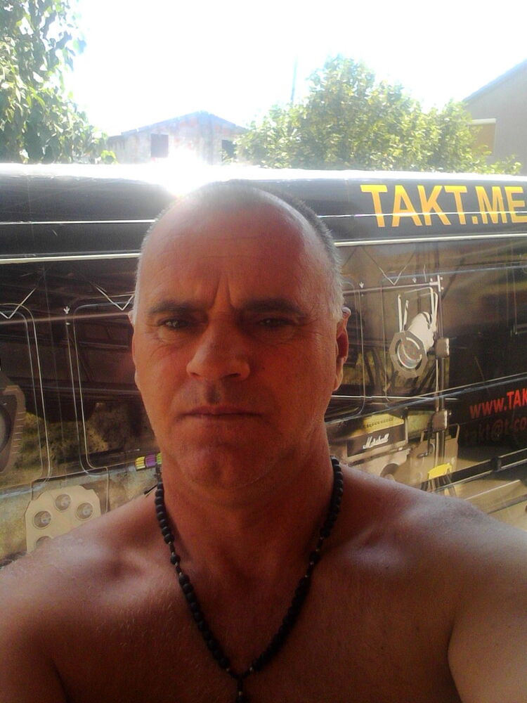  Budva,   Veselin, 53 ,     , c 