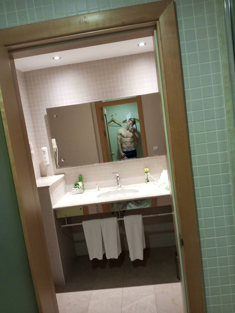  40712099  , 22 ,    