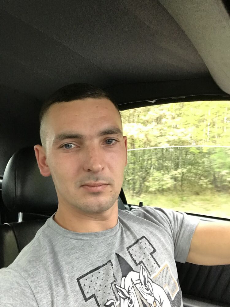  14461689  John, 36 ,    Kista