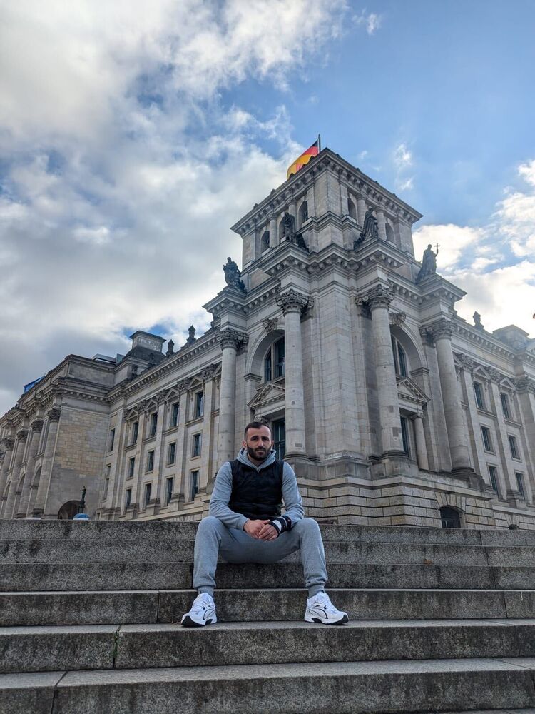  ,   Irakli, 32 ,   ,   