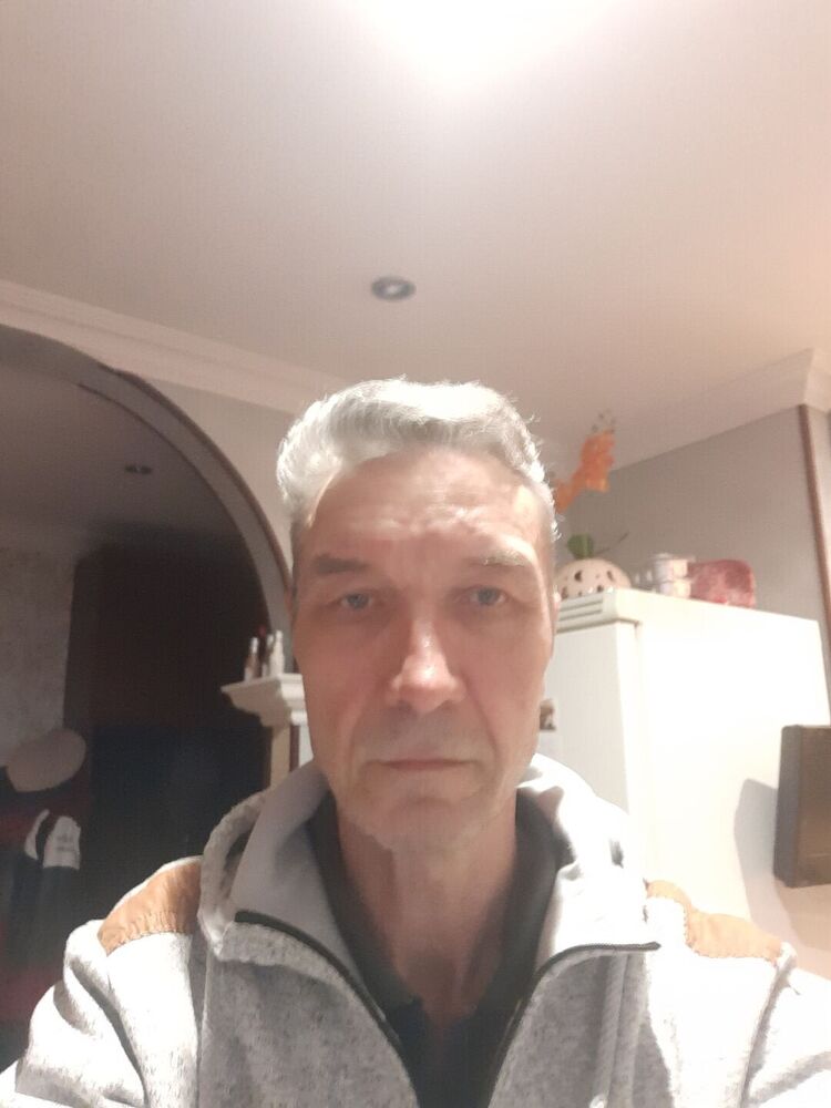  42976729  , 56 ,    