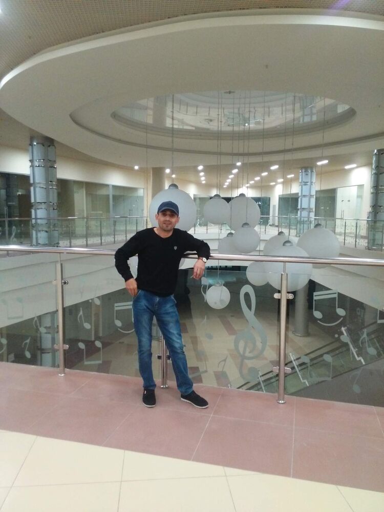  Romain,   , 34 ,   ,   