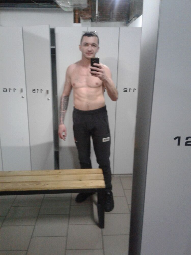  ,   Anders, 47 ,   ,   , c 