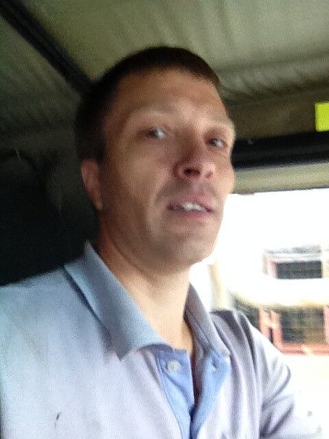  8082969  Denis, 44 ,    