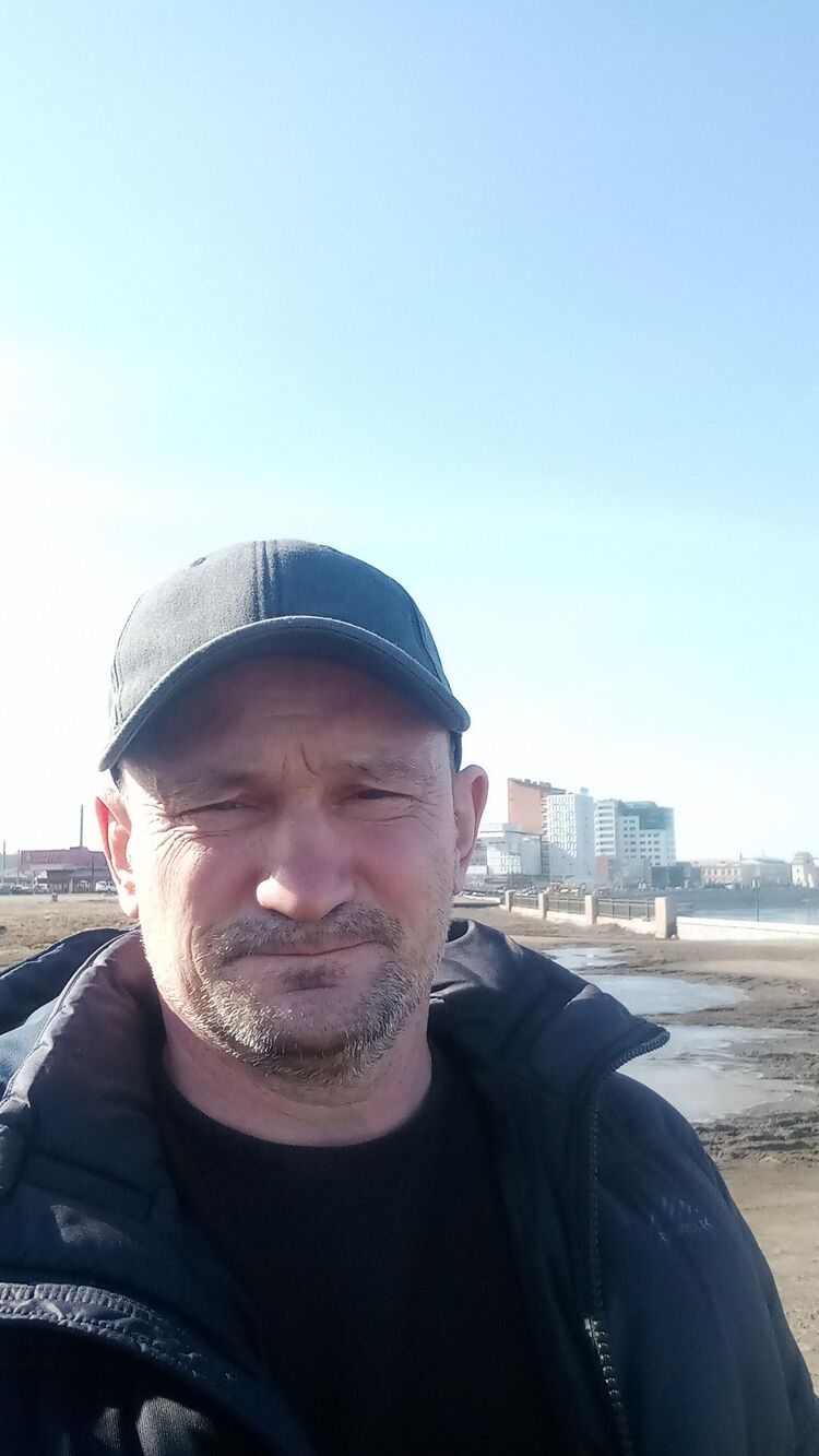  ,   Oleg, 51 ,   ,   