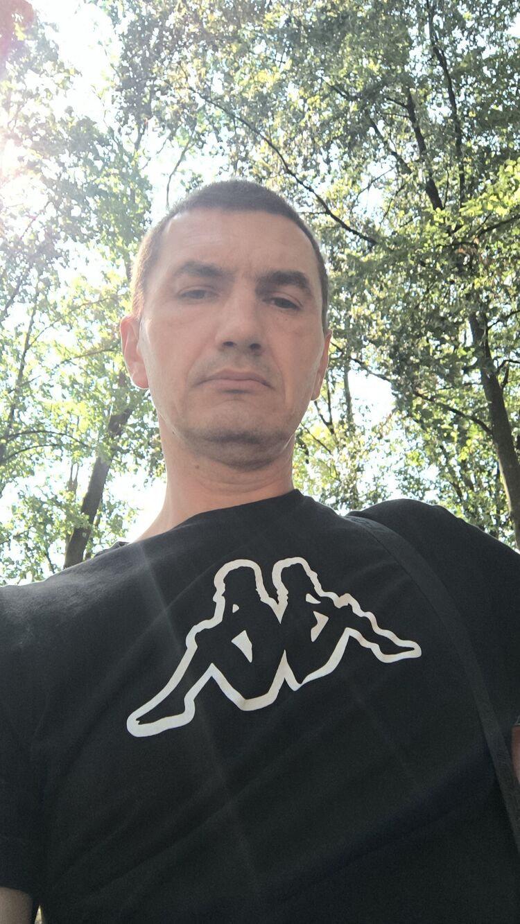  46581679  Sergej, 46 ,    