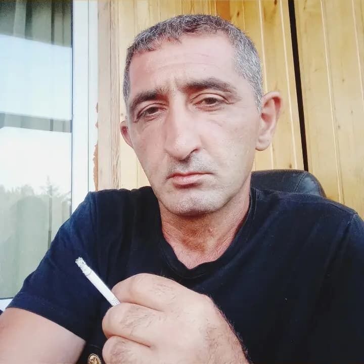  45044349  Gevor, 42 ,    