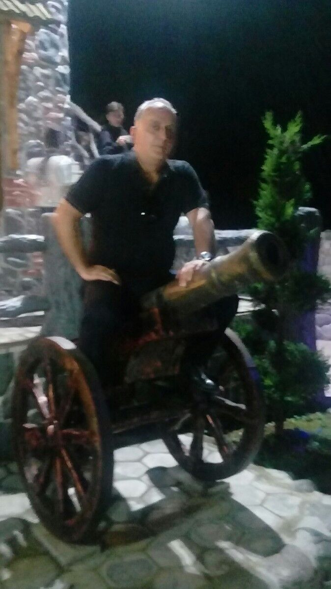  16948379  Lervasi, 51 ,    