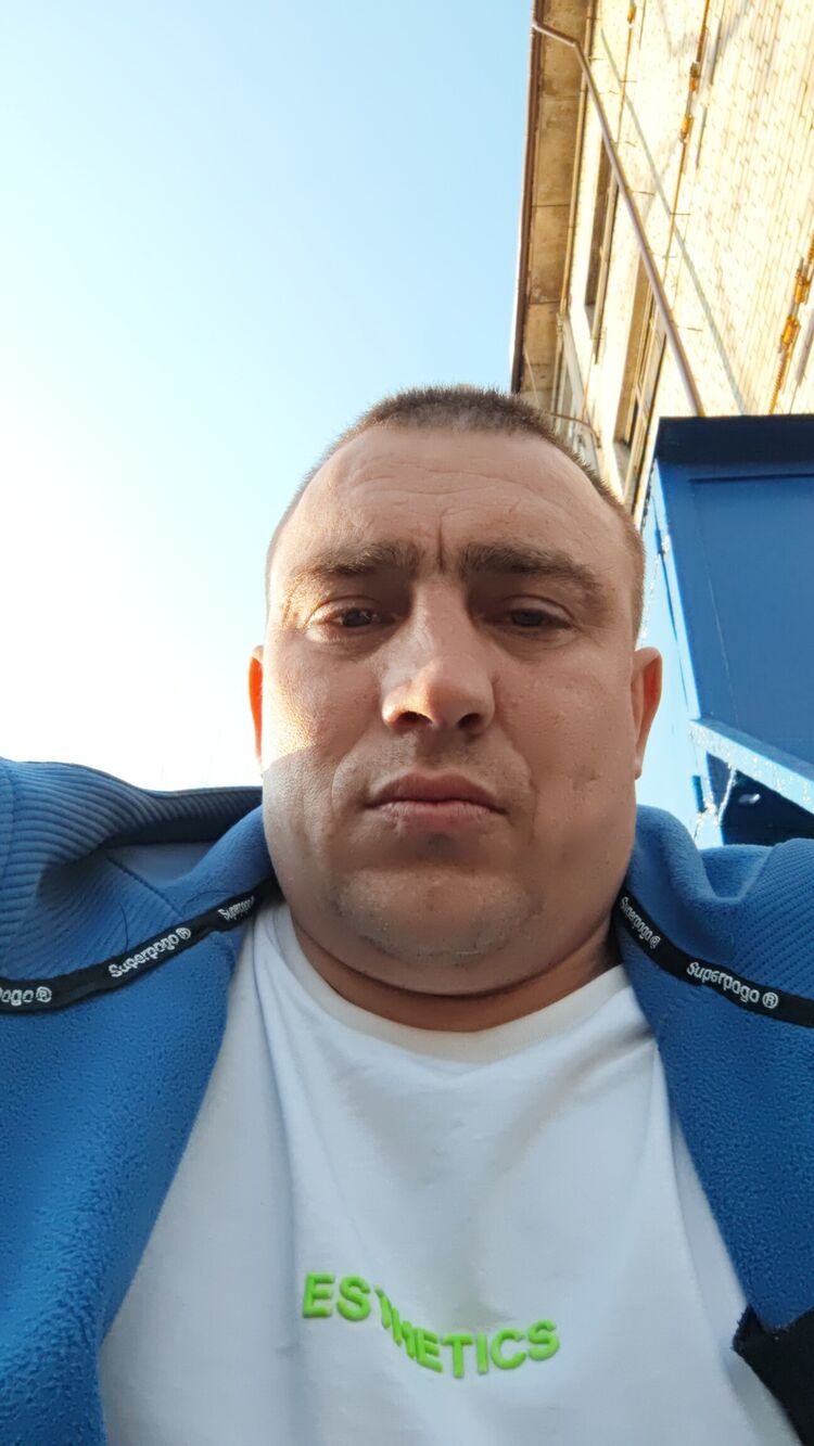  43037429  , 38 ,    