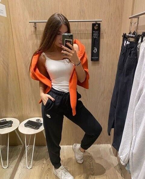  ,   Viki, 27 ,   ,   