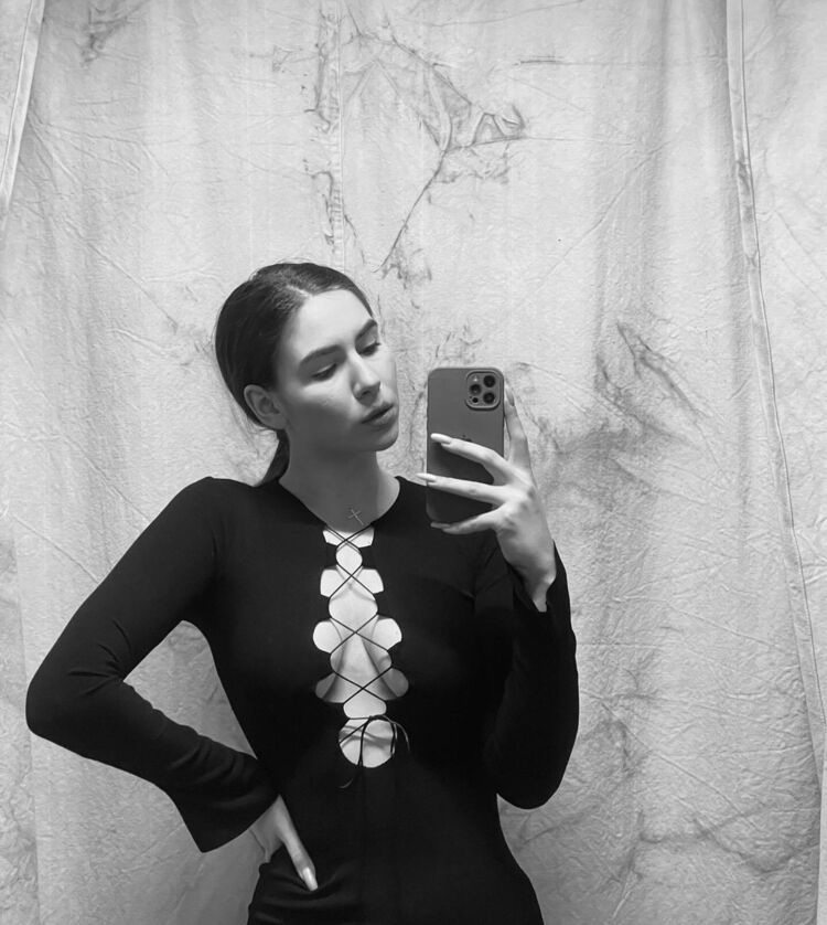  52510349  , 29 ,    -