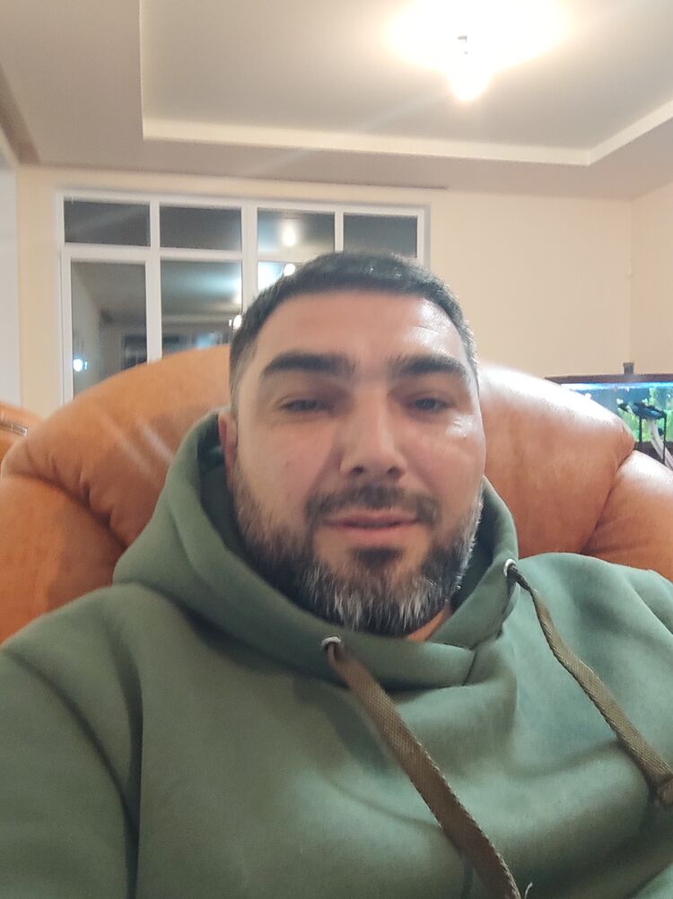  27022779  Alex, 40 ,    