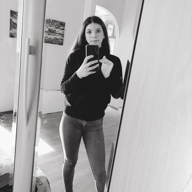  ,   Sabina, 24 ,   ,   