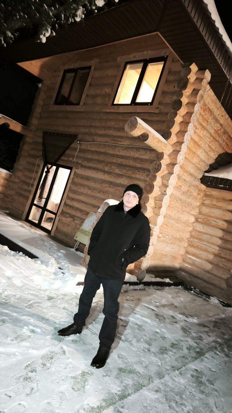  53738119  Alexander, 39 ,    