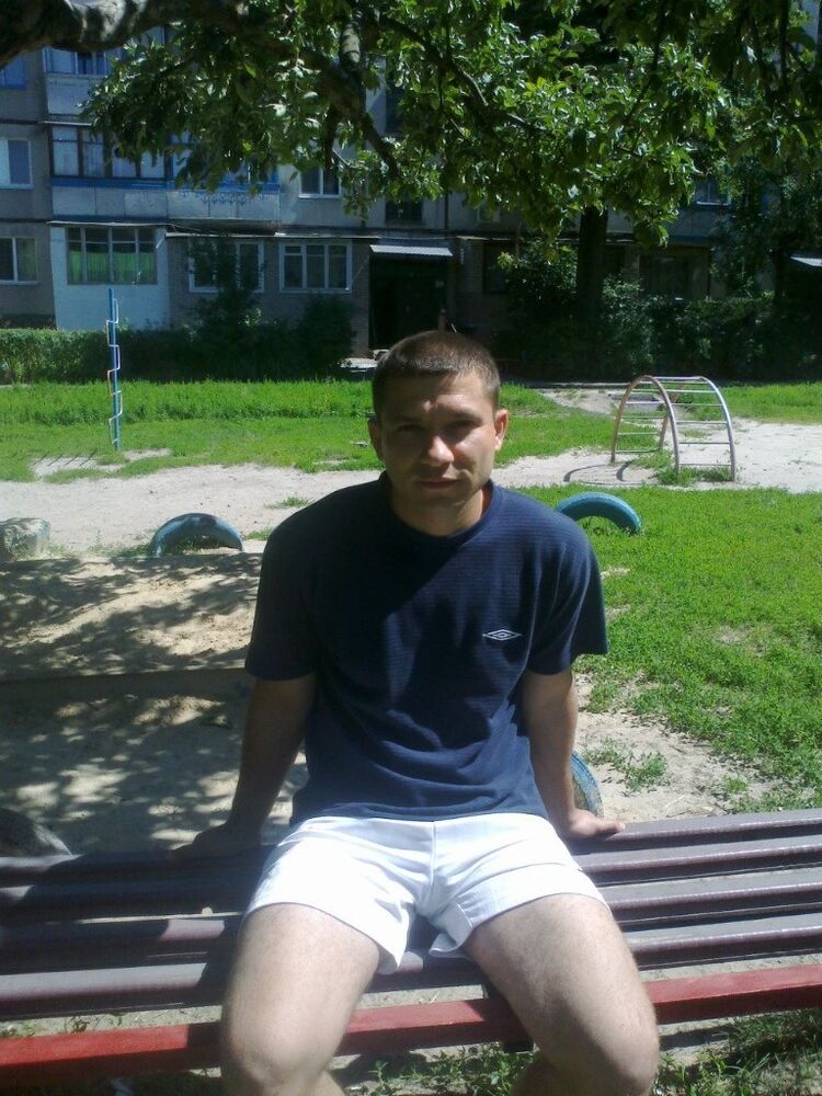  17114689  Artur, 41 ,    
