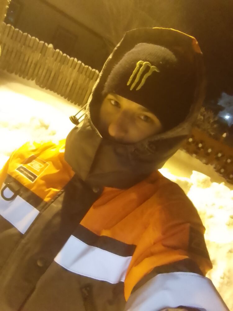  39752729  Vladimir, 30 ,    