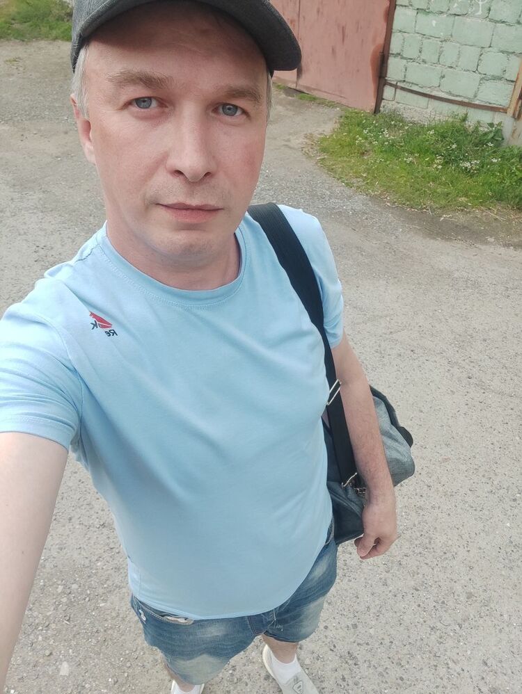  35742379  , 44 ,    