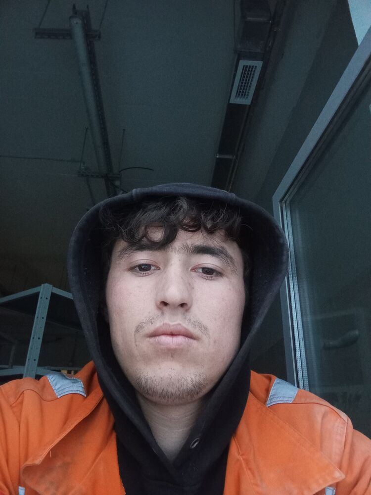  48077189  Xusniddin, 23 ,    