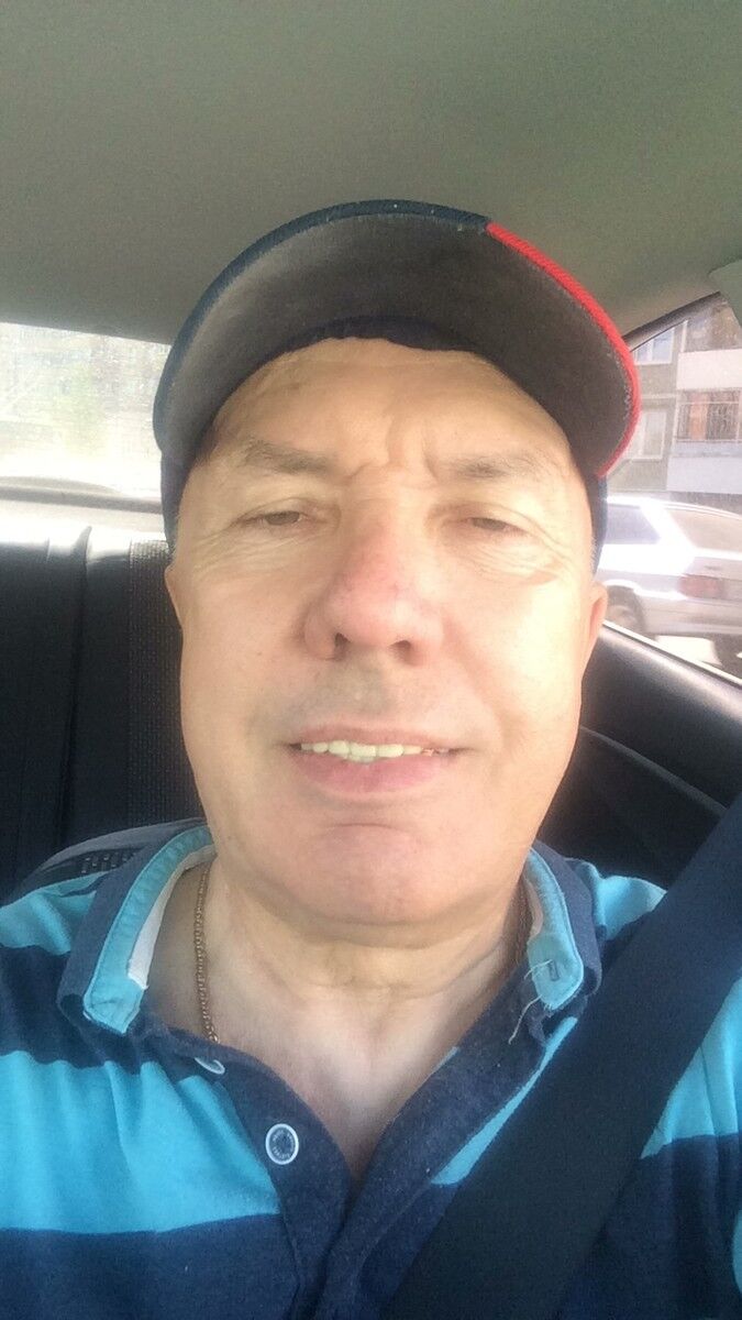  18307879  Pavel, 62 ,    