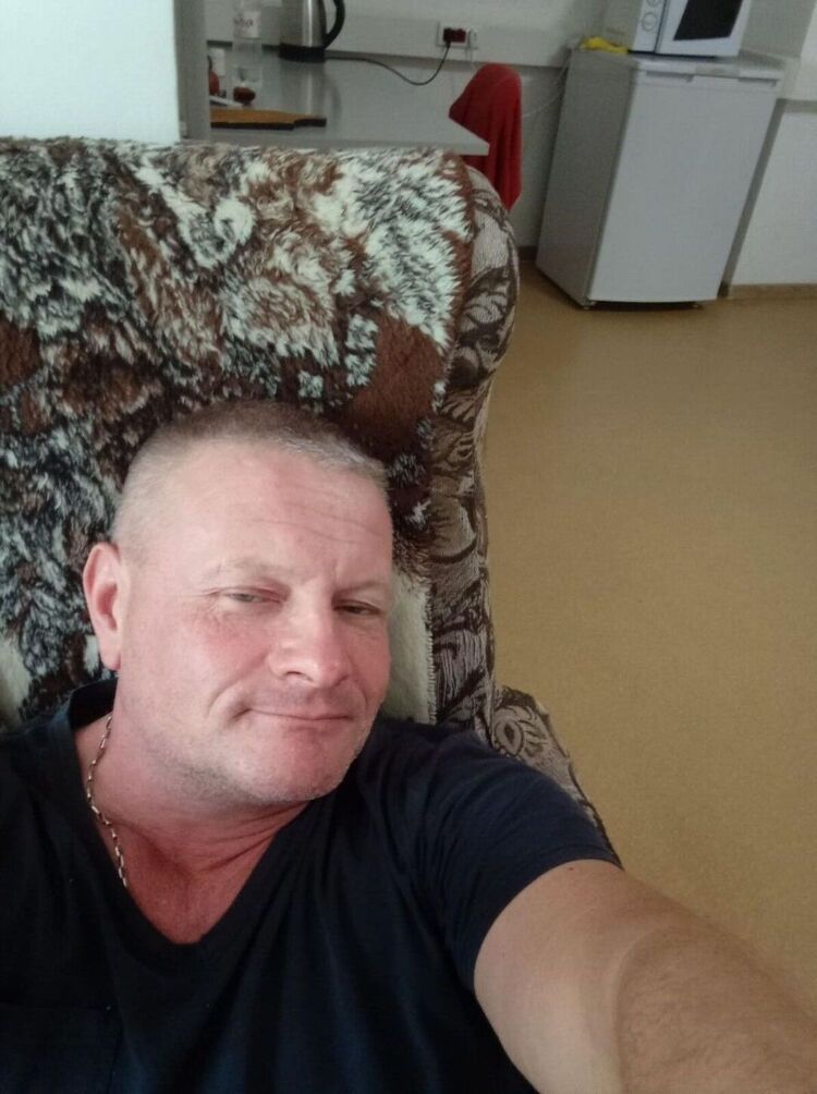  46038459  Konstantin, 54 ,    