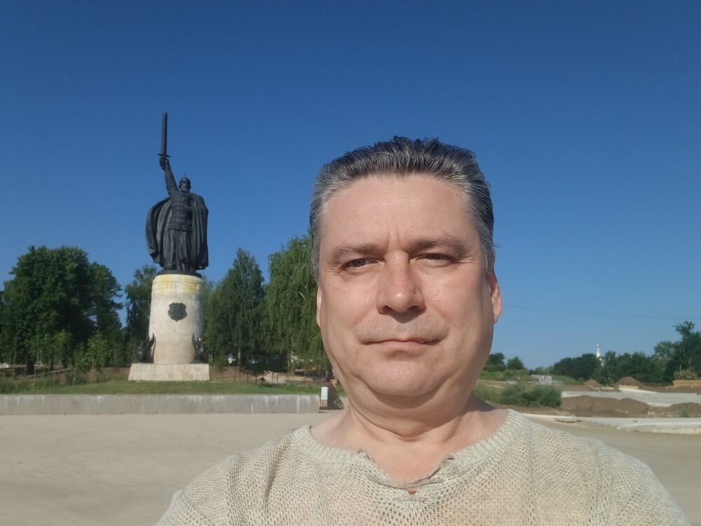  53256929  Vlad, 54 ,    
