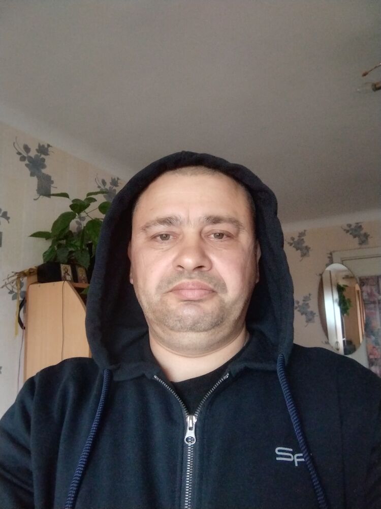  52880399  , 49 ,    