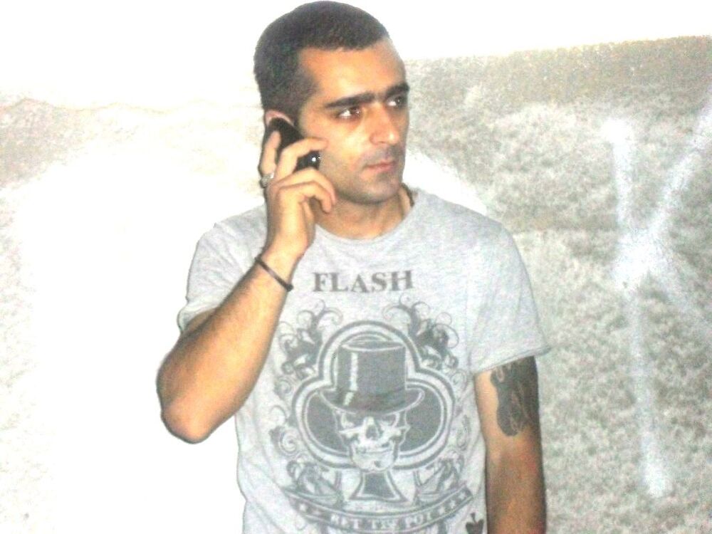  5209859  Artur, 40 ,    